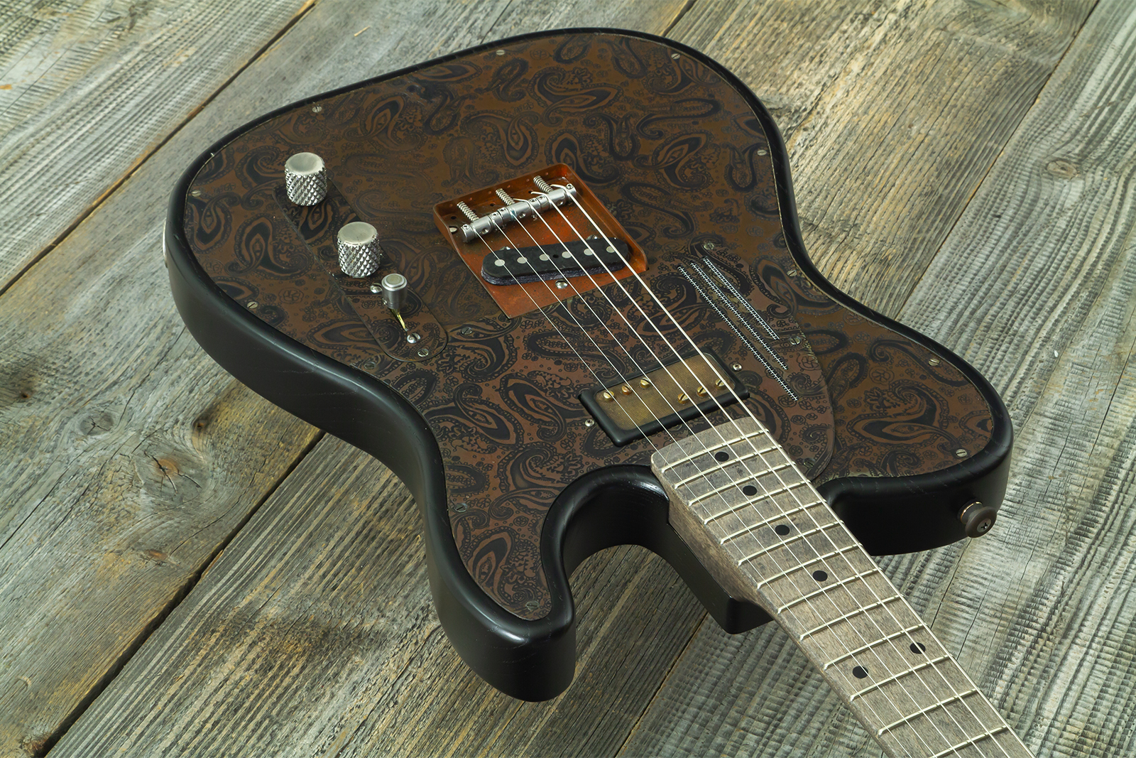 James Trussart Steeltopcaster Sh Ht Mn #26036 - Rust & Black Paisley Engraved - Tel shape electric guitar - Variation 2