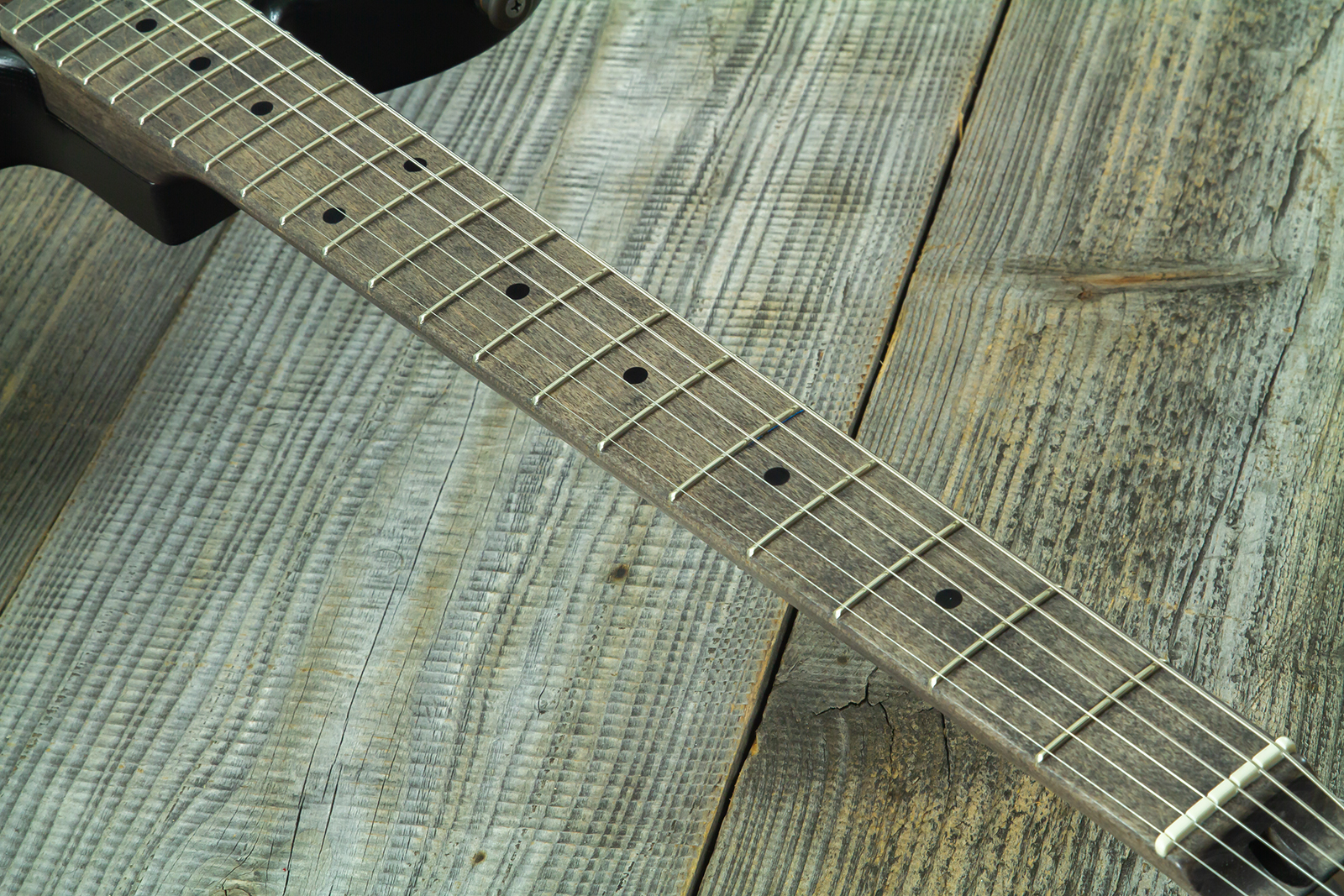 James Trussart Steeltopcaster Sh Ht Mn #26036 - Rust & Black Paisley Engraved - Tel shape electric guitar - Variation 7