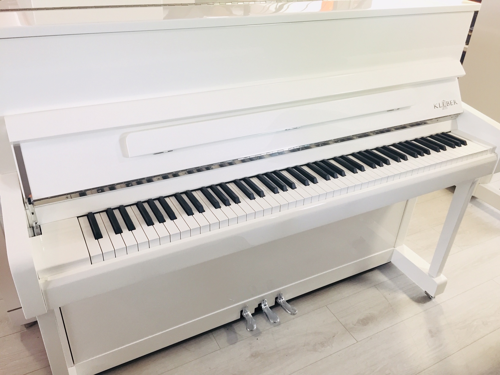 Kleber E 110 - Upright piano - Variation 2