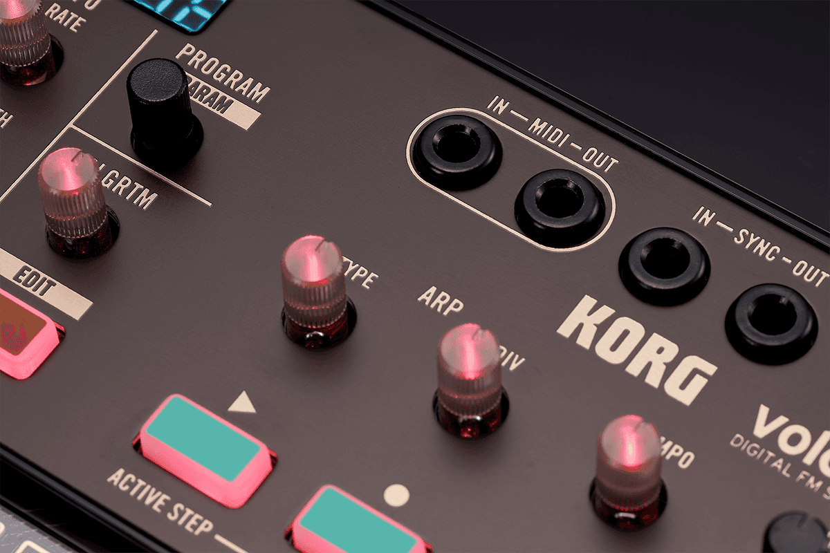 Korg Volca Fm2 - Synthesizer - Variation 2