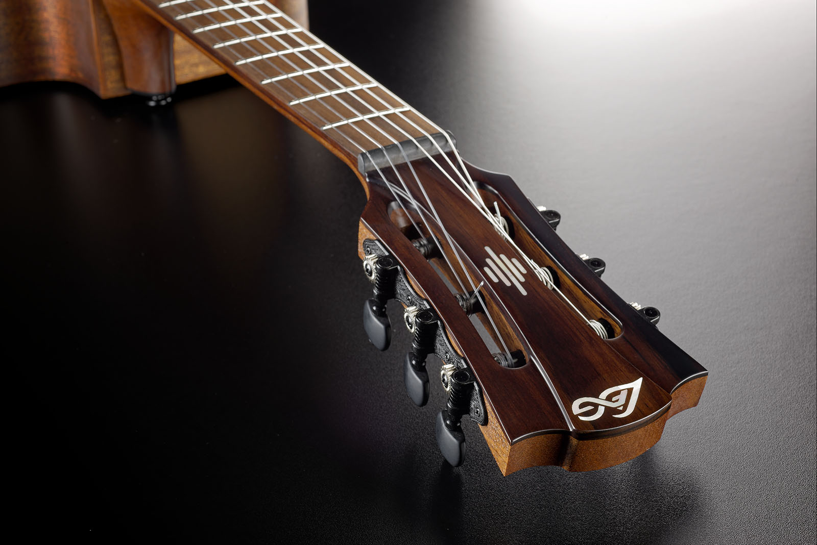Lag Hv10-n-ace Hyvibe H2 Auditorium Cw Cedre Khaya Brbr - Natural - Classical guitar 4/4 size - Variation 5