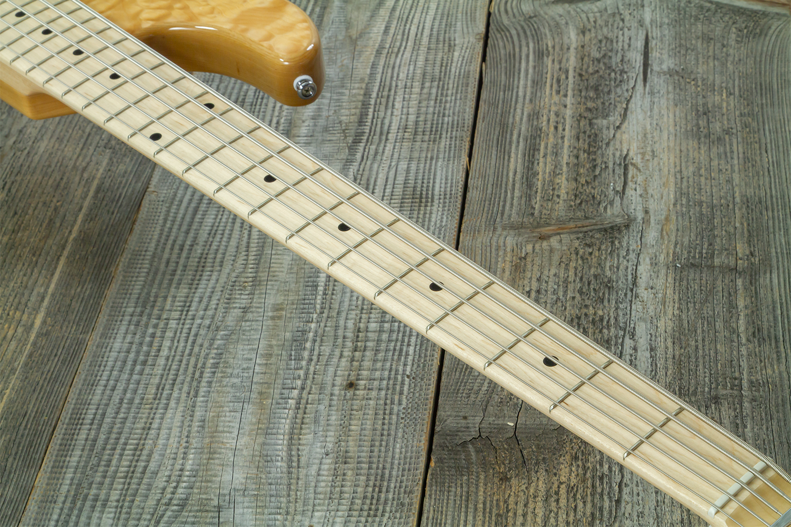 Lakland 55-02 Deluxe Qmt Skyline 5c Active Mn - Solid body electric bass - Variation 5