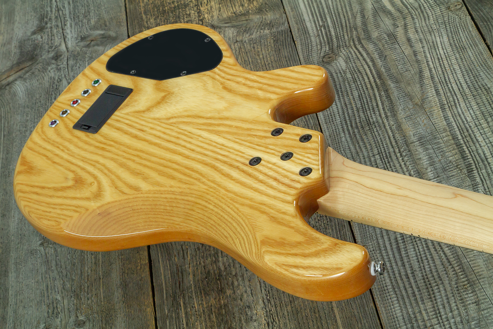 Lakland 55-02 Deluxe Qmt Skyline 5c Active Mn - Solid body electric bass - Variation 7