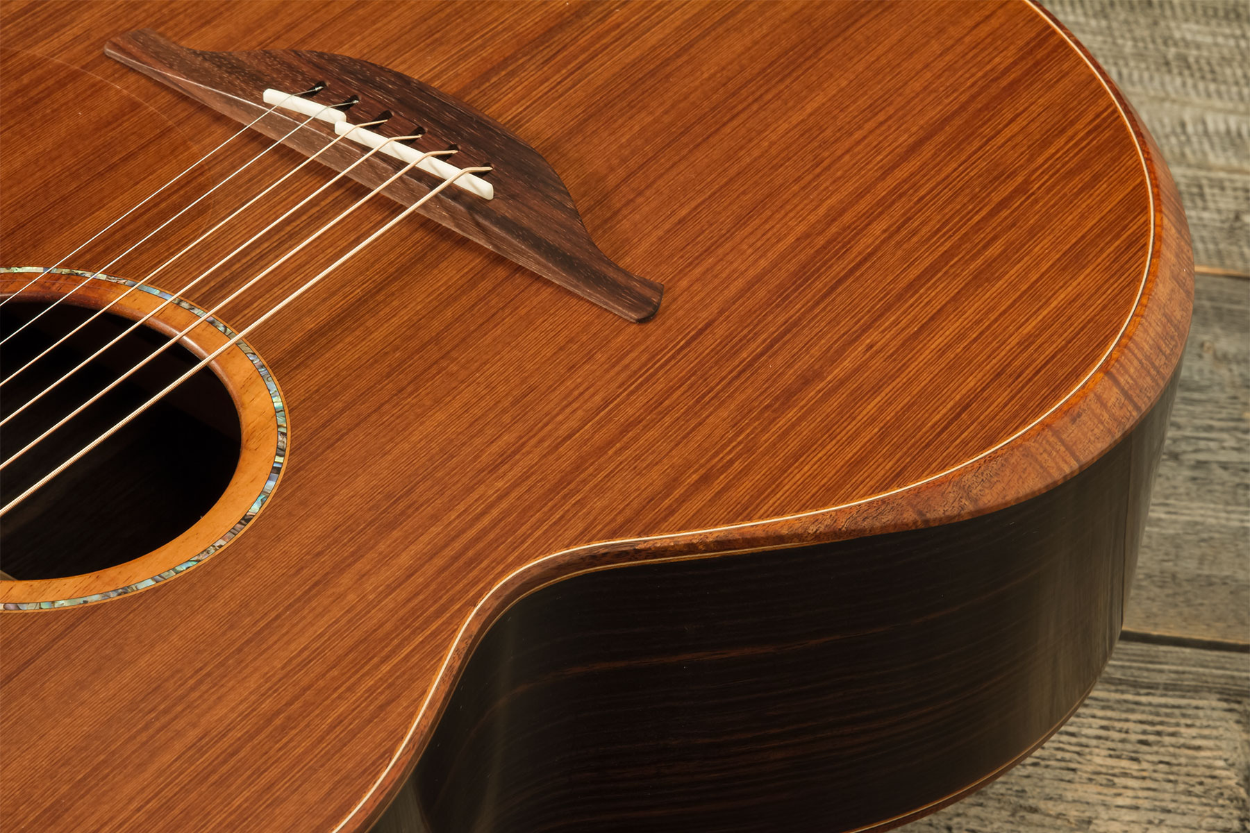Lowden Custom Shop F50 Auditorium Sinker Redwood Macassar Ebony Eb #26347 - Natural - Folk guitar - Variation 3