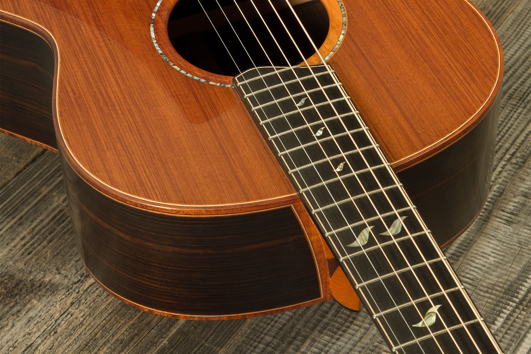 Lowden Custom Shop F50 Auditorium Sinker Redwood Macassar Ebony Eb #26347 - Natural - Folk guitar - Variation 4