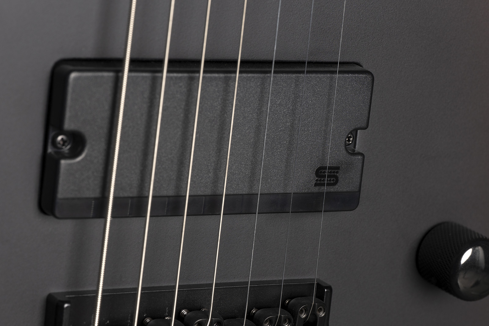 Ltd M-7 Baritone Black Metal Series 7-cordes Ht 1h Eb - Black Red Burst Satin - Str shape electric guitar - Variation 4