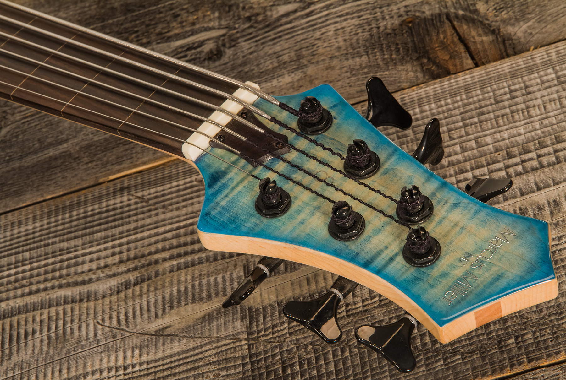 Marcus Miller M7 Swamp Ash 6st Fretless 6c Active Eb - Transparent Blue - Solid body electric bass - Variation 5