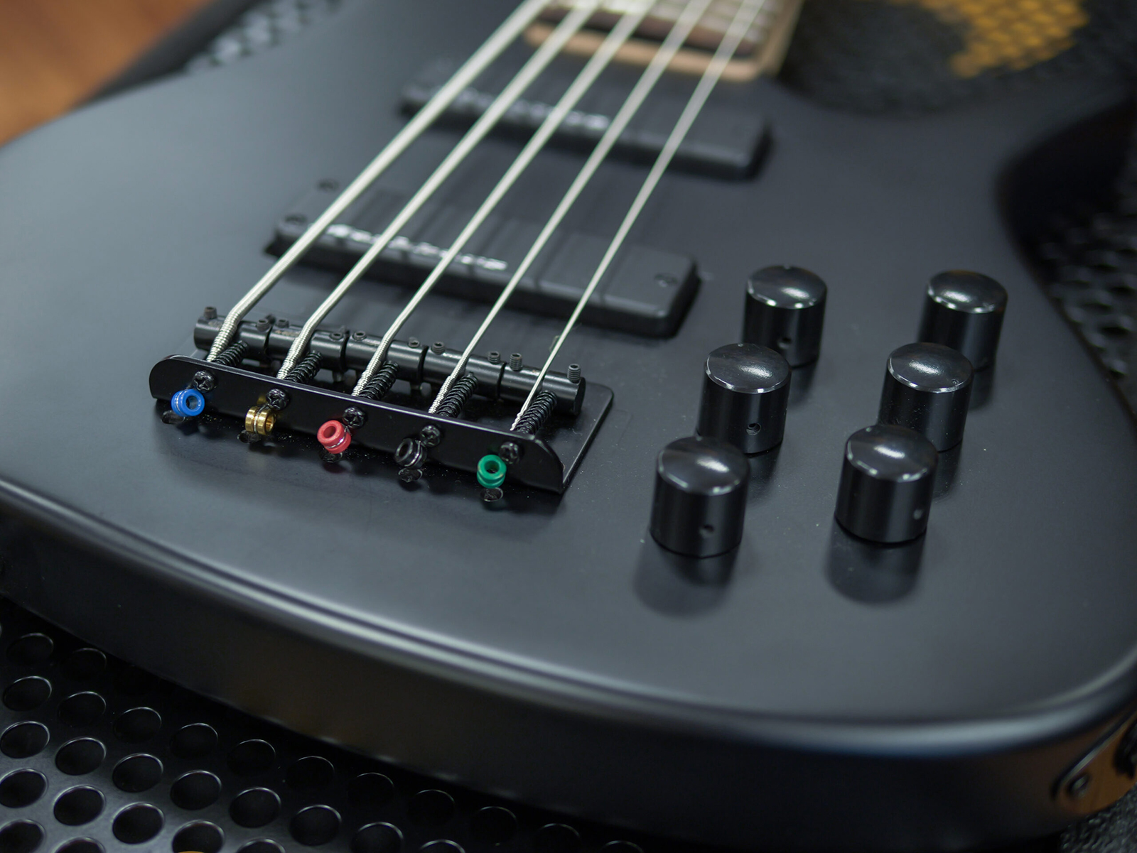 Markbass Mb Black Panther Gloxy 5c Bk Active Rw - Black - Solid body electric bass - Variation 2