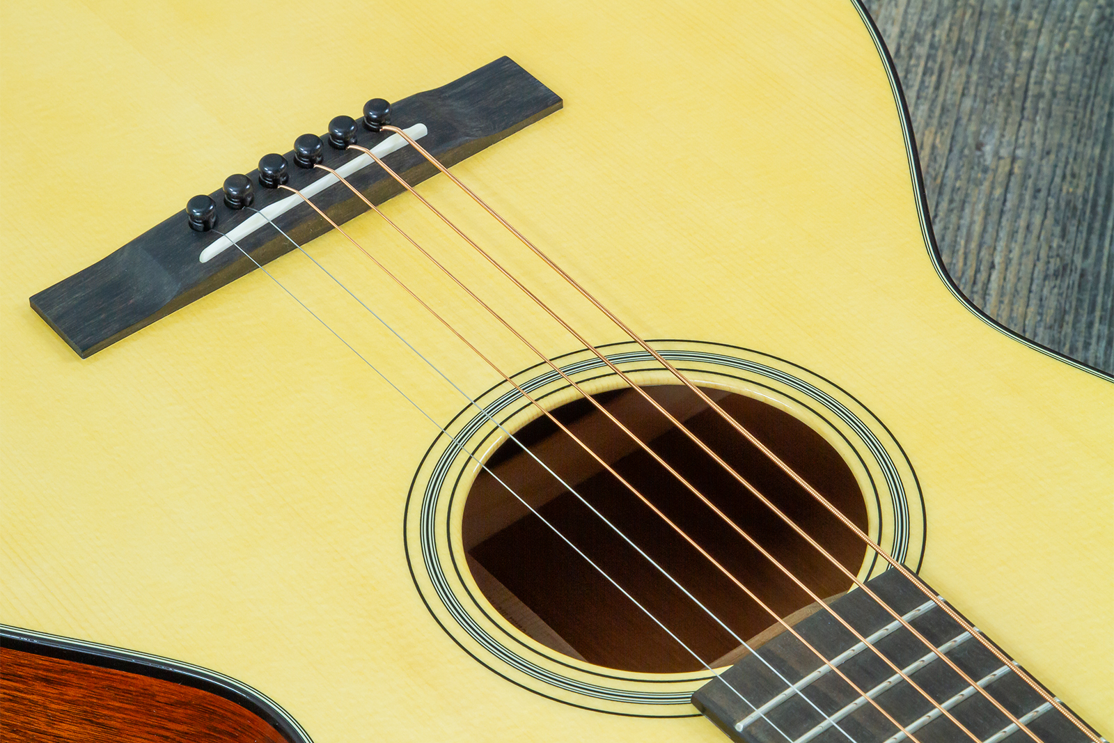 Martin Custom Shop Cs-00-c25004861 Grand Concert Shsc Epicea Adirondack / Acajou Eb #2957971 - Natural Aging Toner - Folk guitar - Variation 4