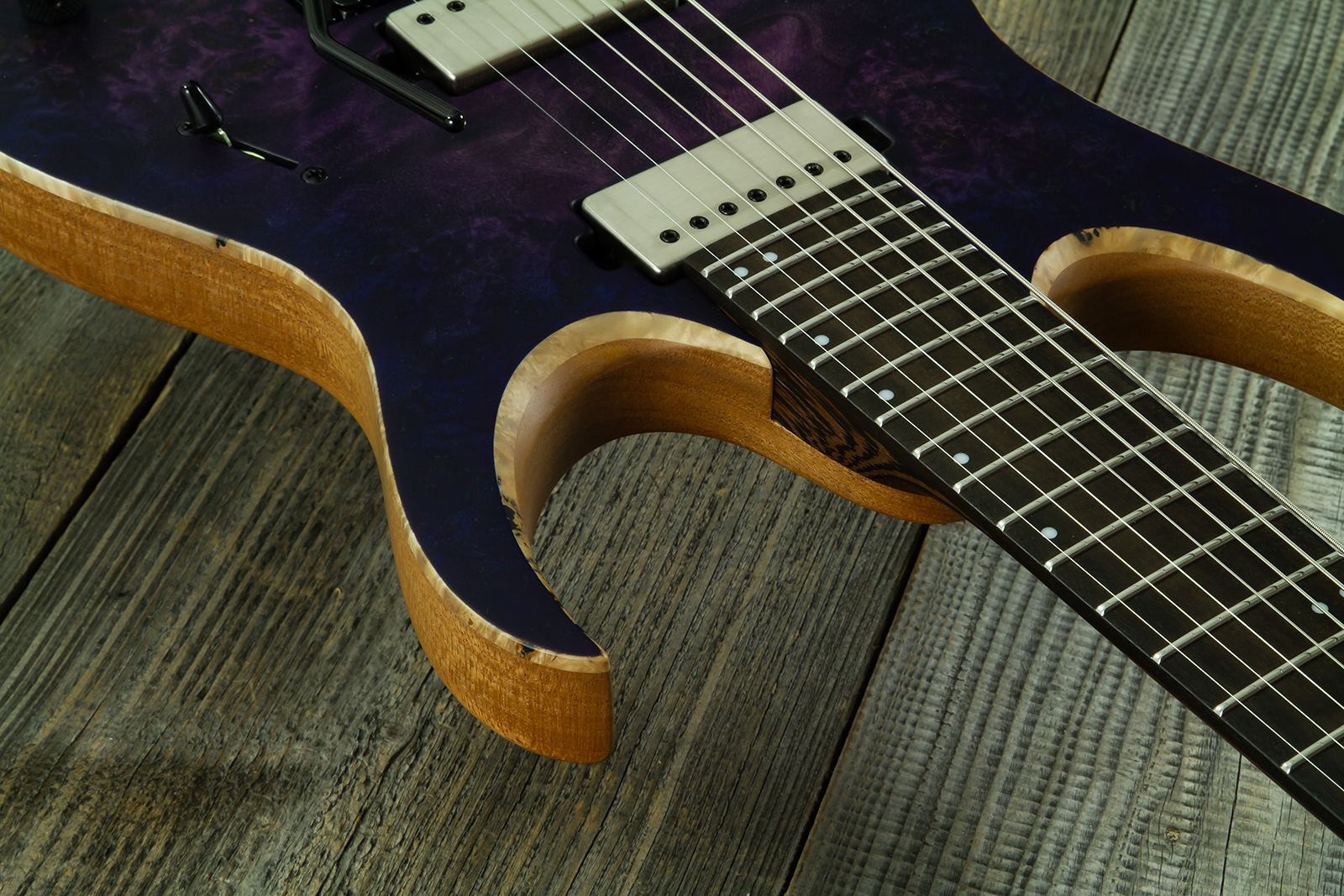Mayones Guitars Duvell Elite Pro 7c Baryton 2h Velvetrone Fr Eb #df2602262 - Matt Trans Dirty Purple Blue Burst - Baritone guitar - Variation 4