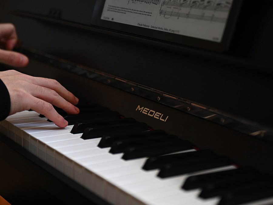 Medeli Up 605 - Digital piano with stand - Variation 3