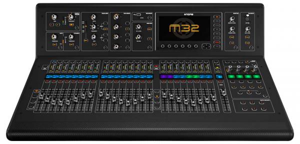 Digital mixing desk Midas M32 - live