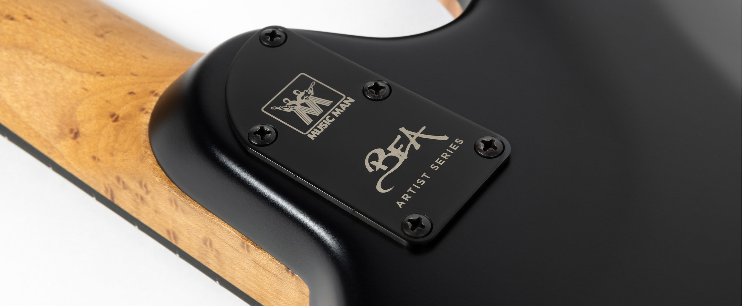 Music Man Rabea Massad Sabre Signature 2h Trem Eb - Emerald Hill Burst - Signature electric guitar - Variation 3