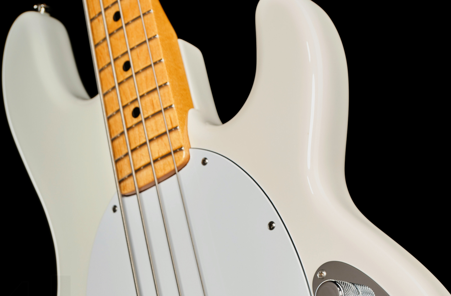 Music Man Stingray Retro 70s Usa Active Mn - White - Solid body electric bass - Variation 1