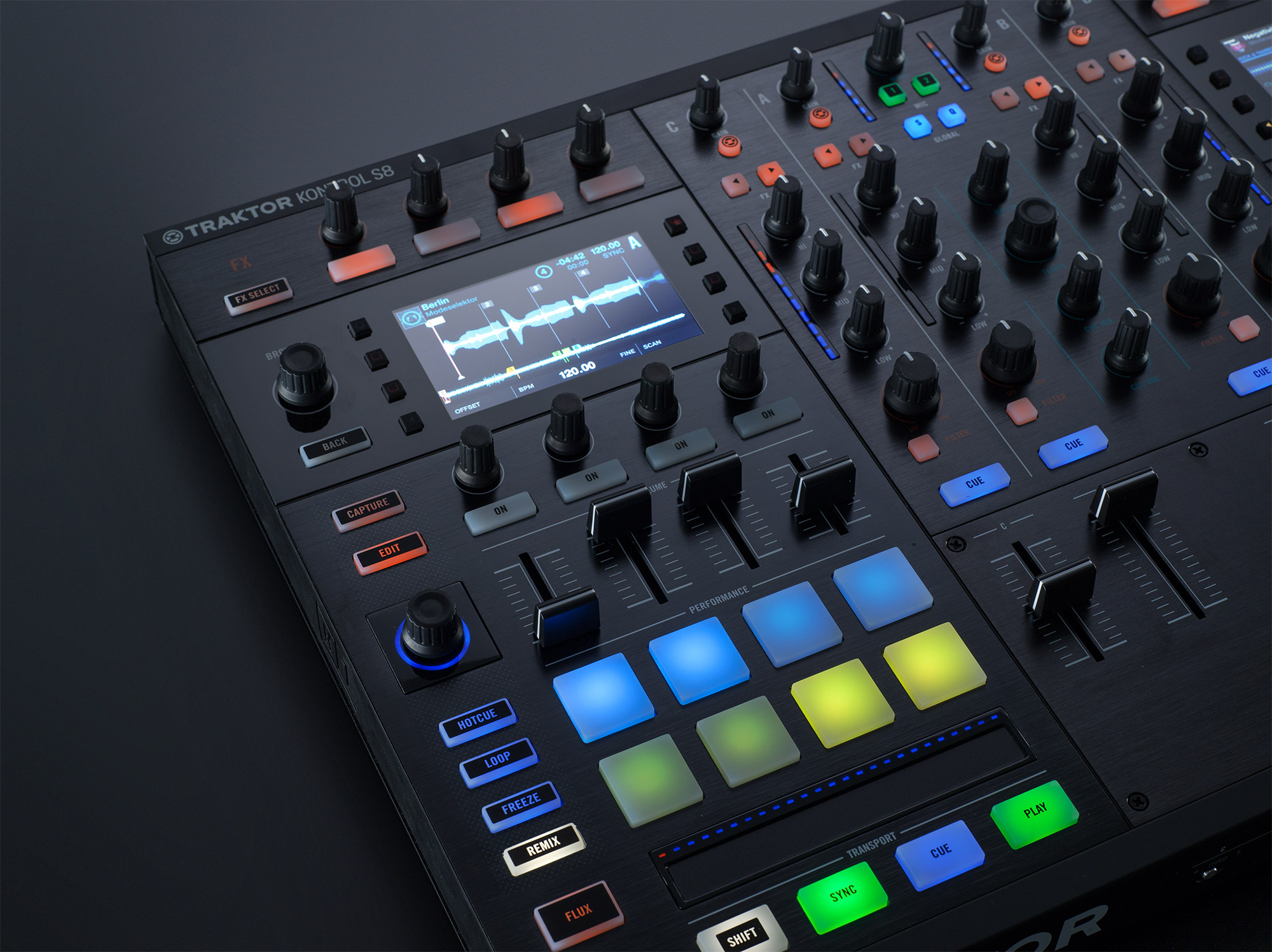 Native Instruments Traktor Kontrol S8 - USB DJ controller - Variation 4