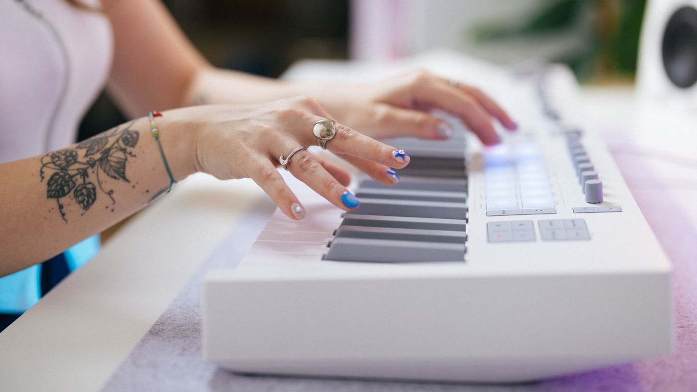 Novation Launchkey 61 Mk4 White - Controller-Keyboard - Variation 12