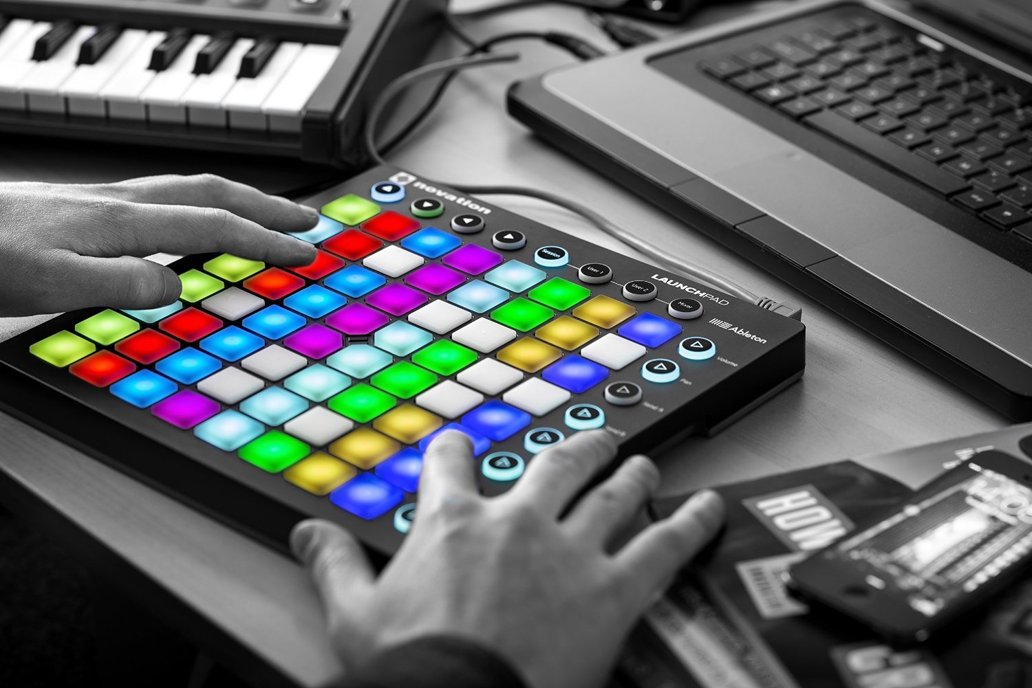 Novation Launchpad Mkii - USB DJ controller - Variation 2