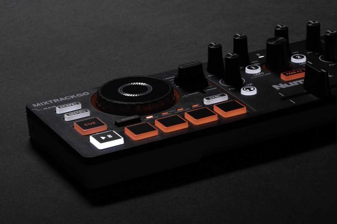 Numark Mix Track Go - USB DJ controller - Variation 13