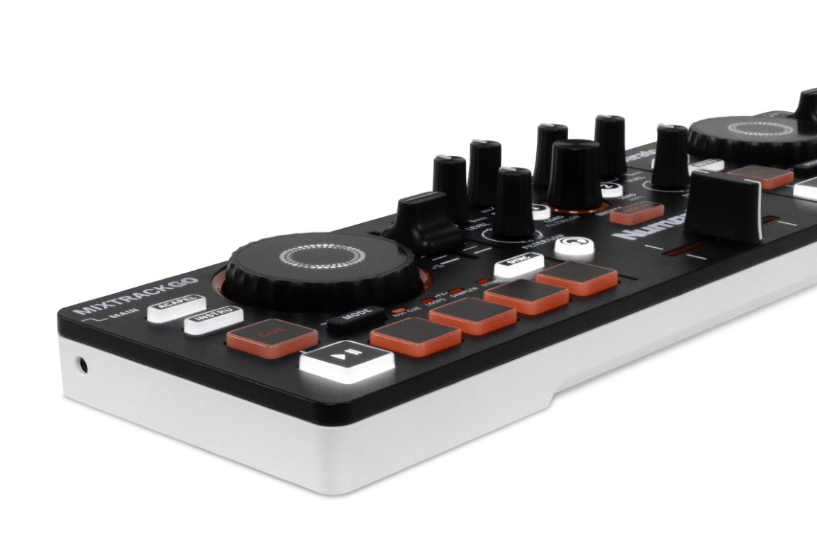 Numark Mix Track Go - USB DJ controller - Variation 1