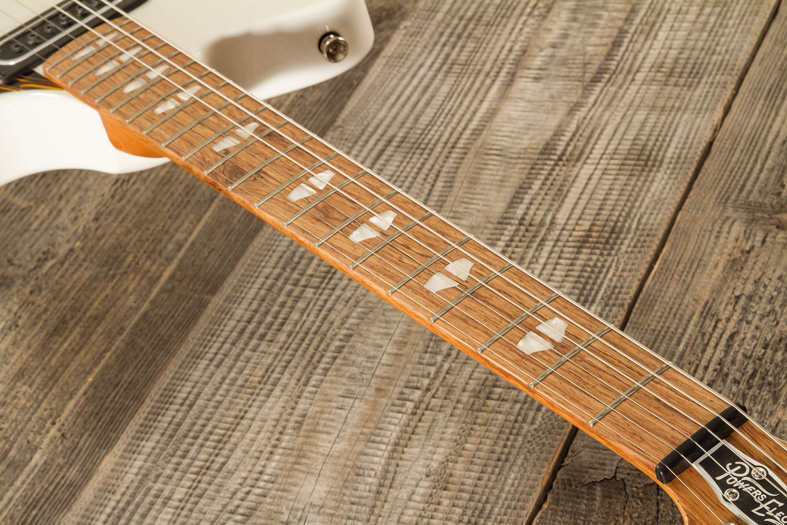Powers Electric A-type Pf42 Vibrato 2s Trem Rw #a672 - Moonlight White - Retro rock electric guitar - Variation 7