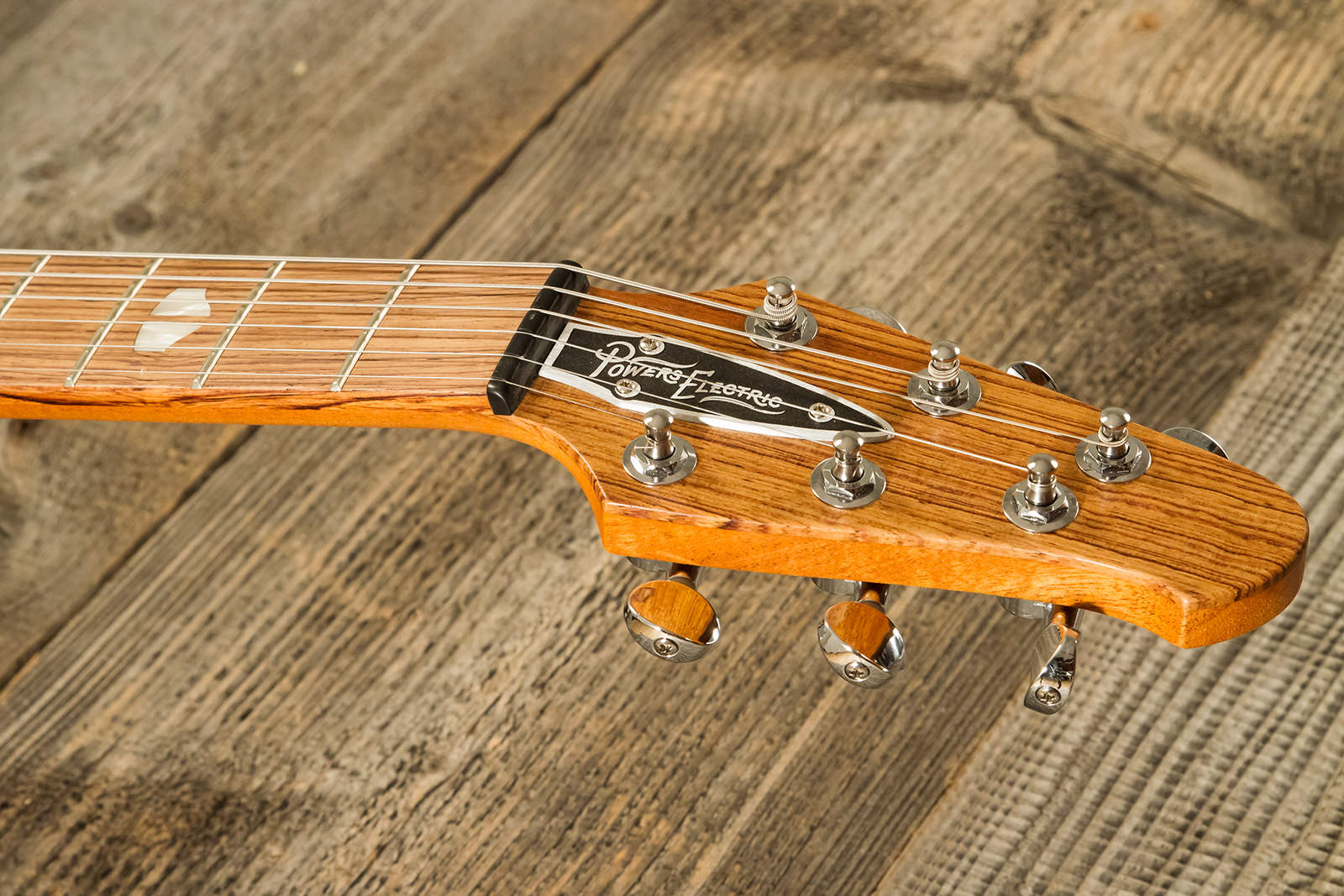 Powers Electric A-type Pf42 Vibrato 2s Trem Rw #a697 - Jet Black - Retro rock electric guitar - Variation 9