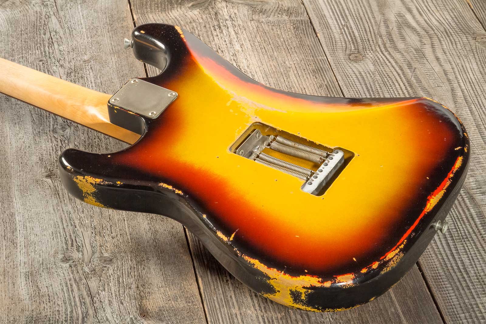 Rebelrelic S-series 1962 3s Trem Rw #231009 - 3-tone Sunburst - Str shape electric guitar - Variation 5