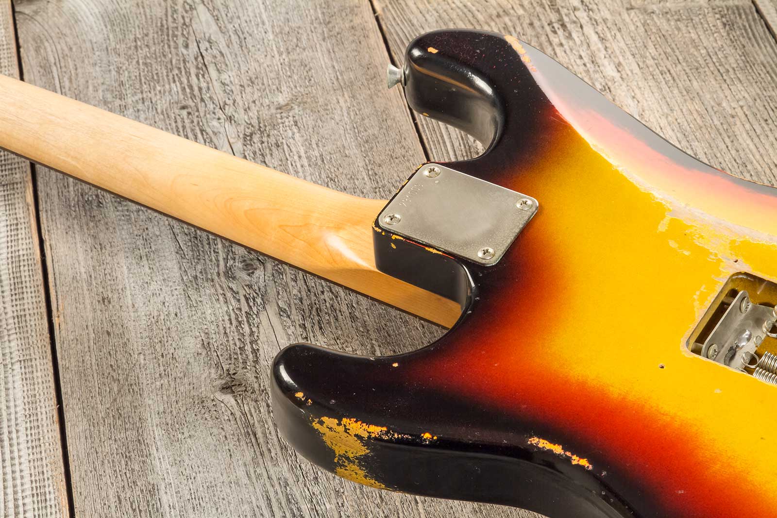 Rebelrelic S-series 1962 3s Trem Rw #231009 - 3-tone Sunburst - Str shape electric guitar - Variation 7