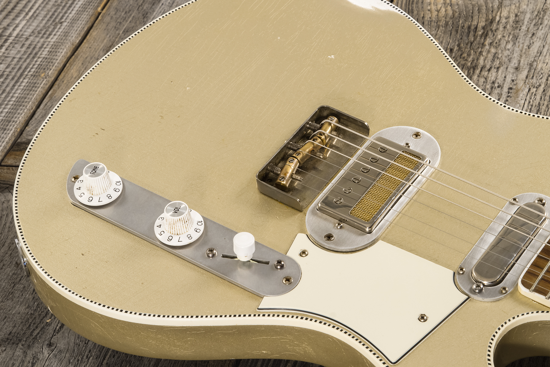 Roadrunner Federal Mod T Hs Ht Rw #23114 - Shoreline Gold Soft Distress - Retro rock electric guitar - Variation 3