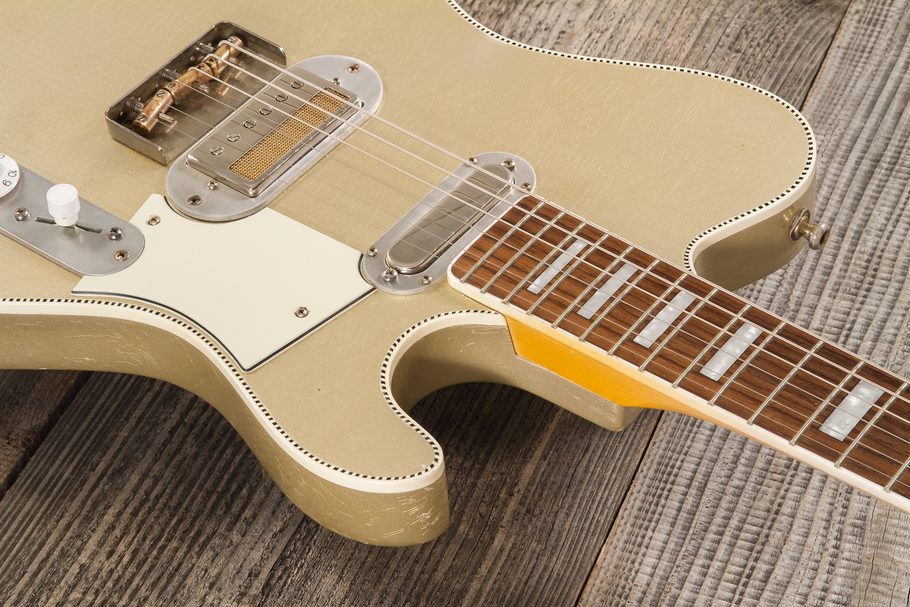 Roadrunner Federal Mod T Hs Ht Rw #23114 - Shoreline Gold Soft Distress - Retro rock electric guitar - Variation 4