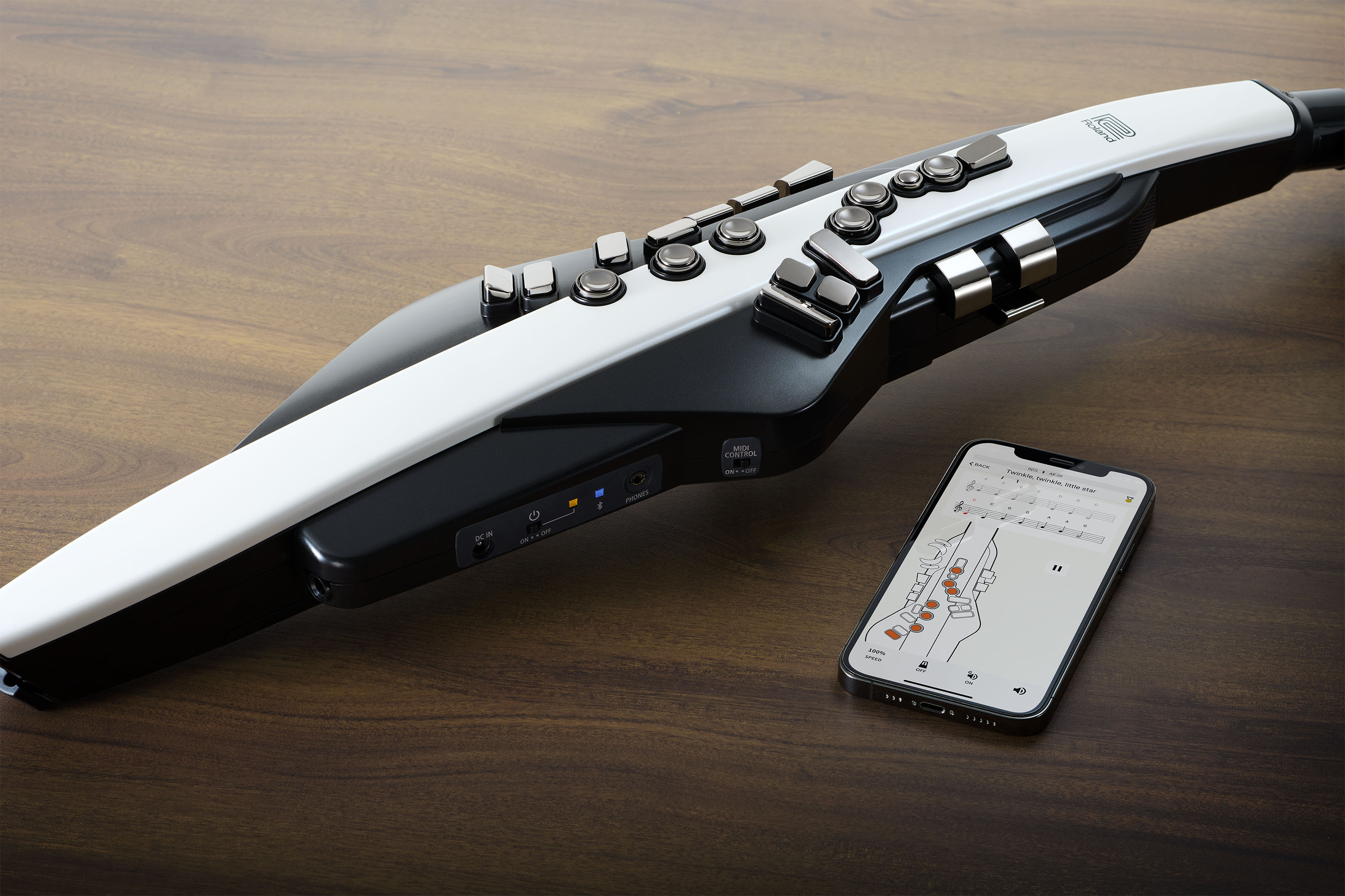 Roland Aerophone AE-20 Electronic wind instrument