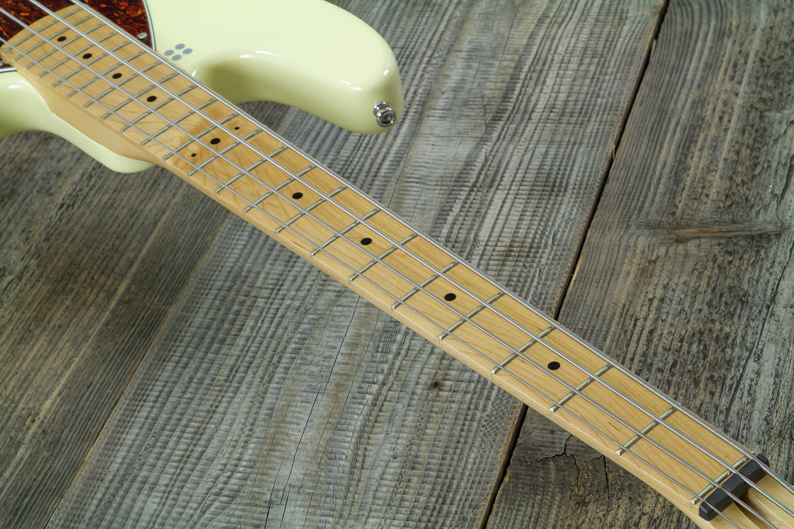 Sandberg California Tt Short Scale Active Mn - Highgloss Creme - Solid body electric bass - Variation 5