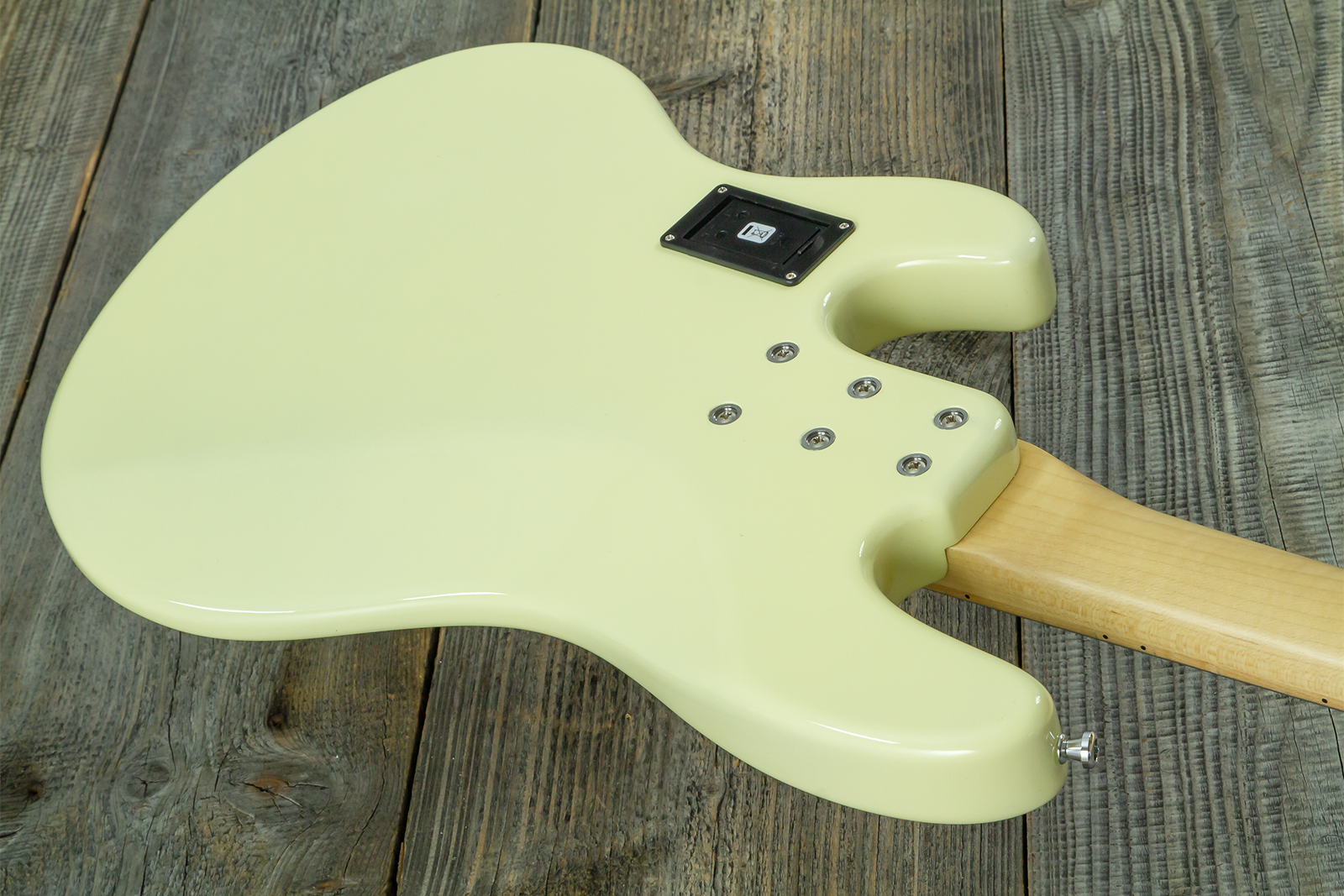 Sandberg California Tt Short Scale Active Mn - Highgloss Creme - Solid body electric bass - Variation 7
