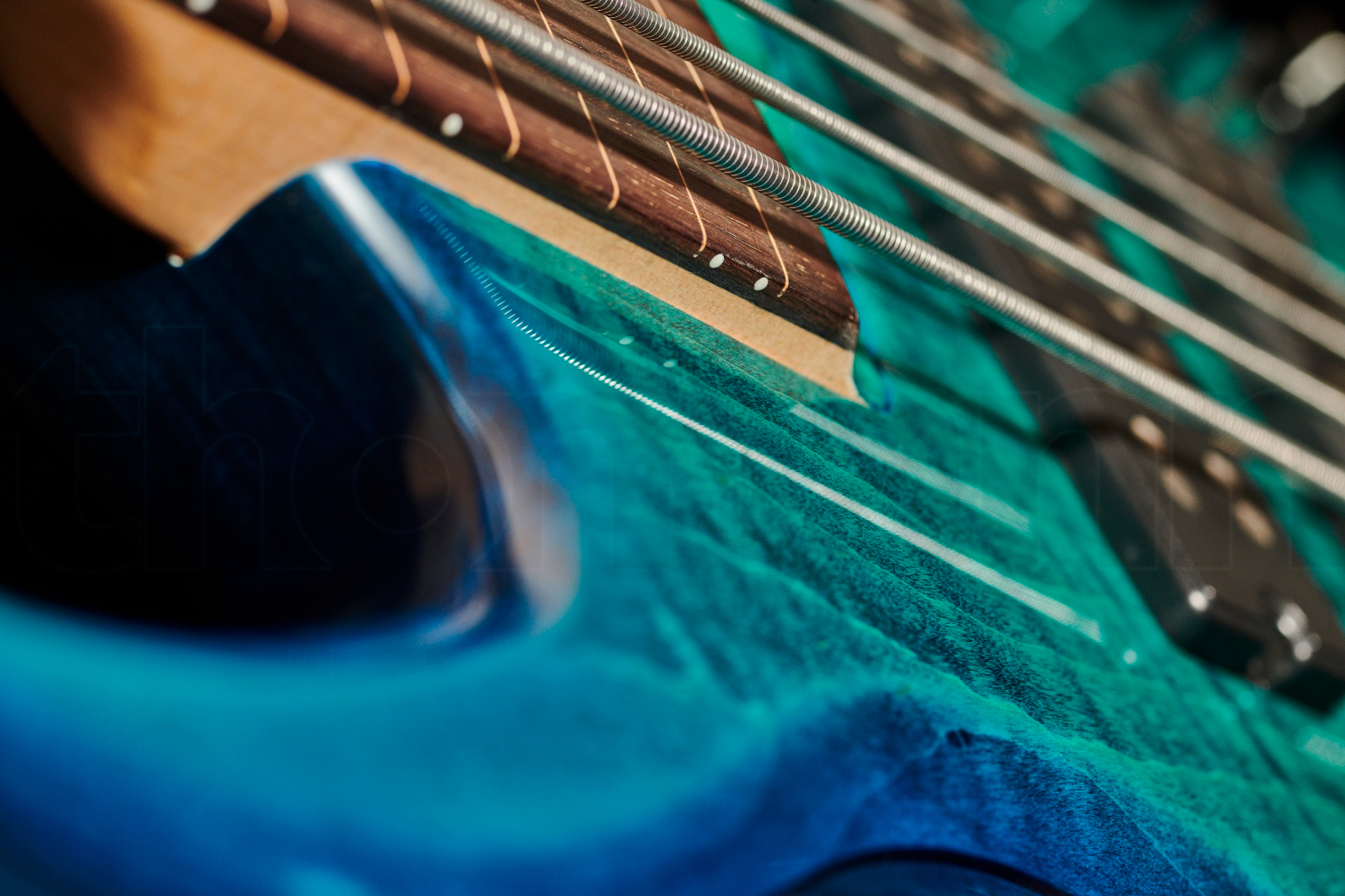 Sire Marcus Miller M5 Swamp Ash 5st Fl Fretless Active Eb - Transparent Blue - Solid body electric bass - Variation 2