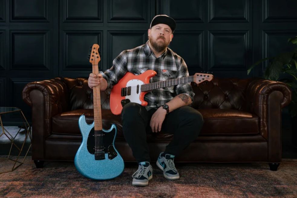 Sterling By Musicman Fluff Signature 2h Ht Mn - Amana Boat Blue - Str shape electric guitar - Variation 1