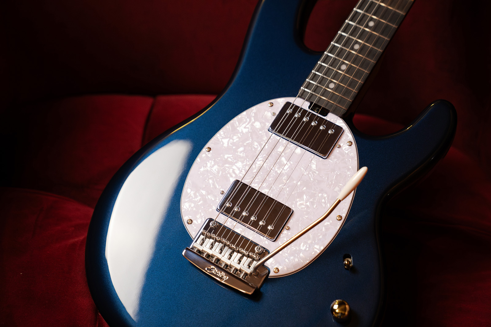 Sterling By Musicman Stingray Ii Trem Hh Rw - Blue Pearl - Str shape electric guitar - Variation 3