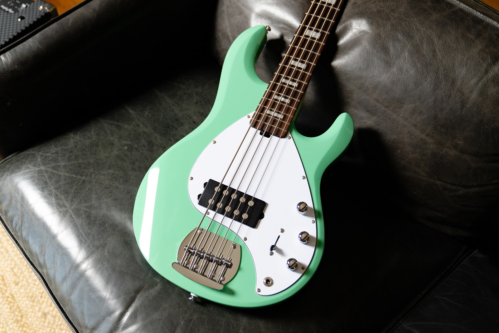 Sterling By Musicman Stingray4  5-cordes 1h Jat - Seafoam Green - Solid body electric bass - Variation 3