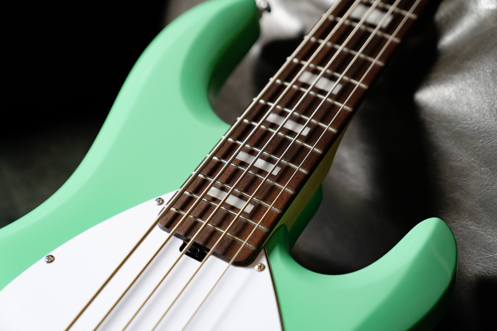 Sterling By Musicman Stingray4  5-cordes 1h Jat - Seafoam Green - Solid body electric bass - Variation 4