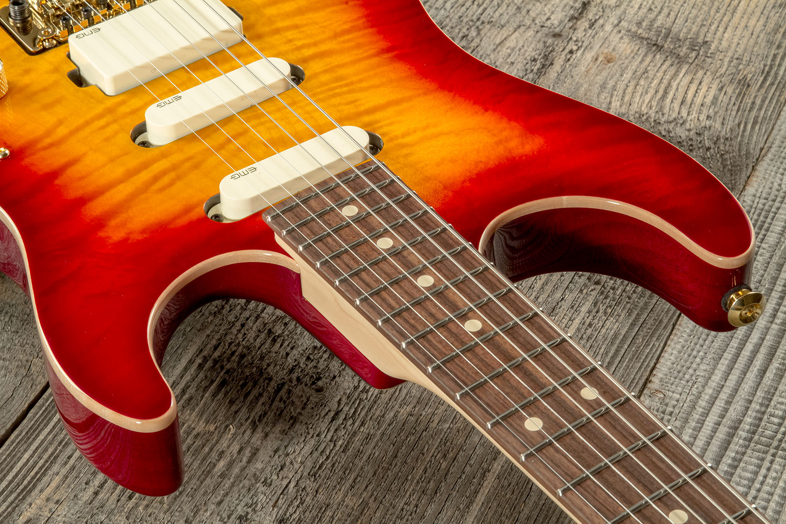 Suhr Standard Legacy 01-ltd-0030 Hss Emg Fr Rw #72940 - Aged Cherry Burst - Str shape electric guitar - Variation 4