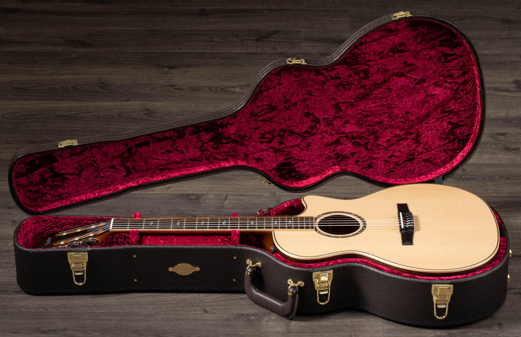 Taylor Guitare Classique Format 4/4 - Electro-acoustique - Classical guitar 4/4 size - Variation 8