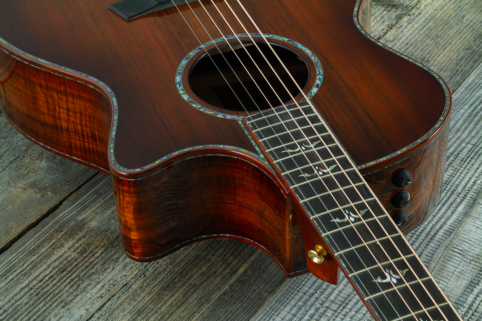 Taylor Custom Shop Grand Auditorium Cw Redwood / Koa Eb Es2 #1211143039 #1210103110 - Shaded Edgeburst - Folk guitar - Variation 6