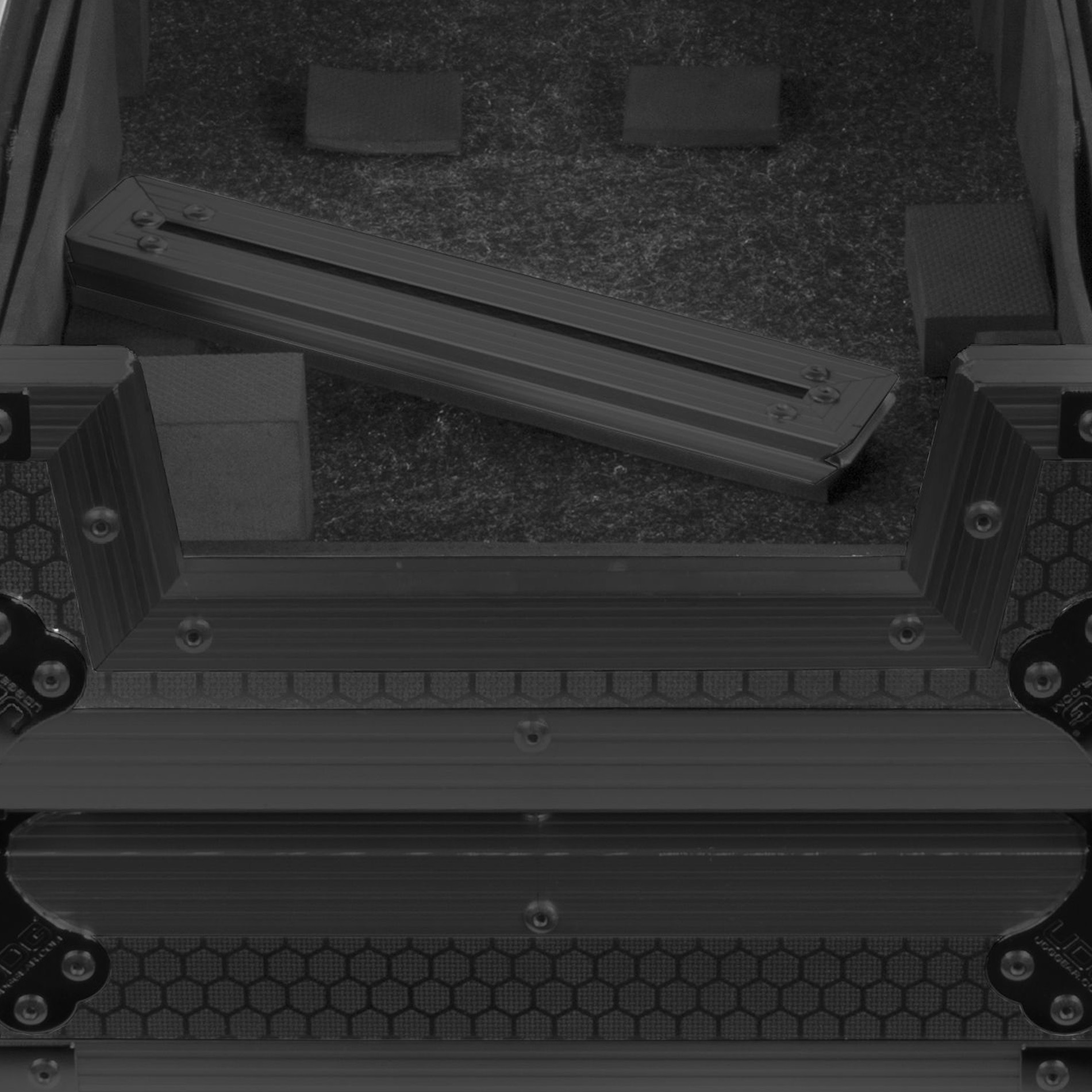 Udg U 91077 Bl - DJ flightcase - Variation 3