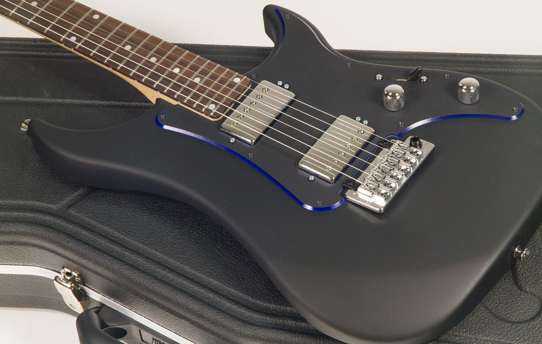 Vigier Excalibur Indus 2h Trem Rw - Textured Black - Str shape electric guitar - Variation 2
