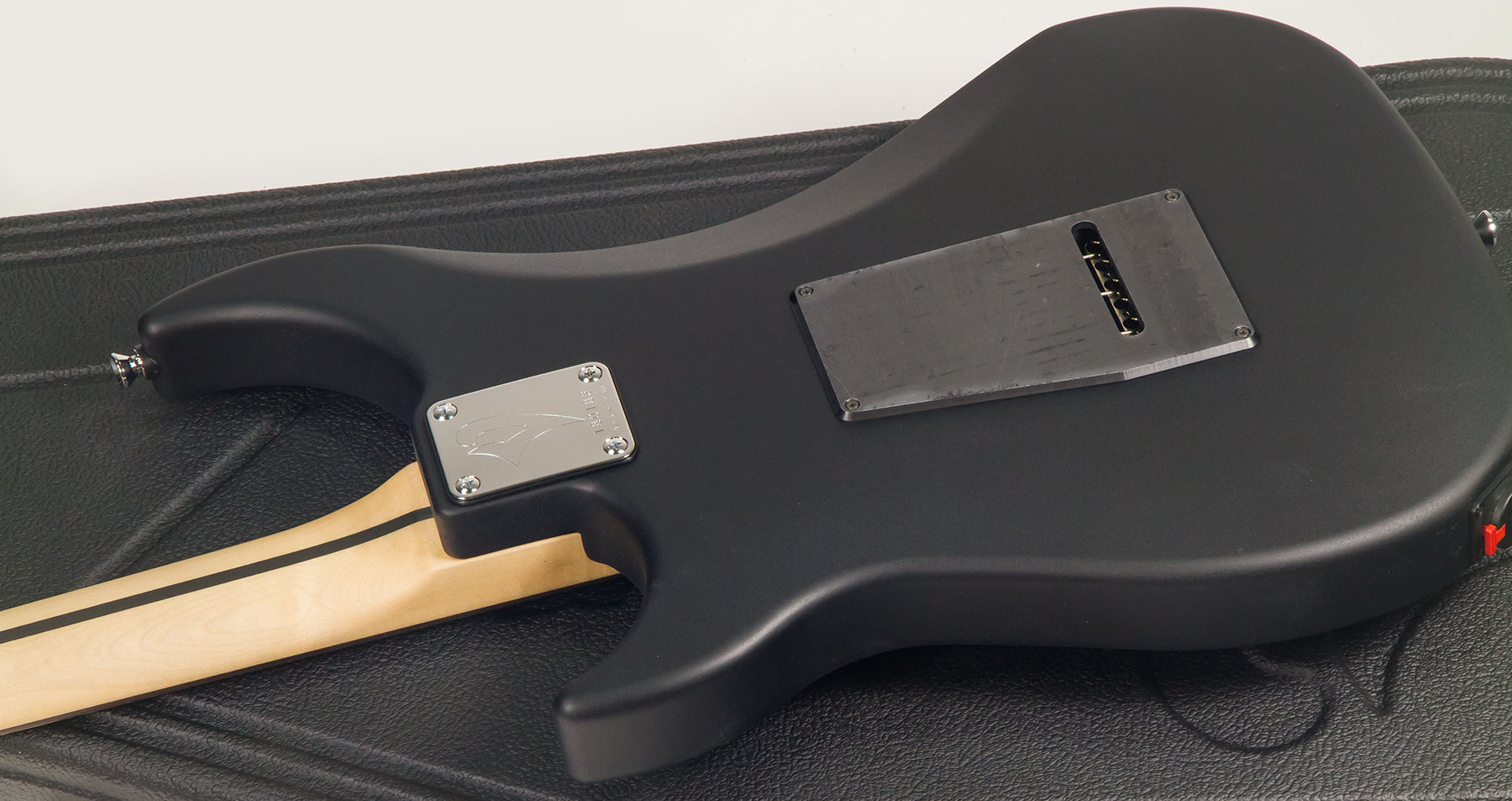 Vigier Excalibur Indus 2h Trem Rw - Textured Black - Str shape electric guitar - Variation 3