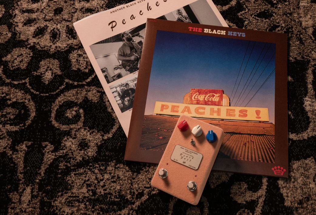 Warm Audio Wa-pf Black Keys Peach Fuzz - Overdrive, distortion & fuzz effect pedal - Variation 3